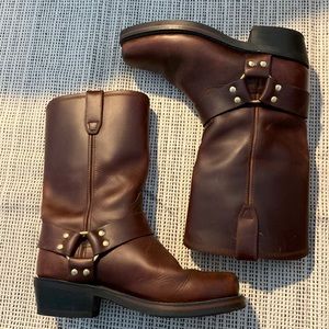 Dingo Harness Boots WIDE size 9??
